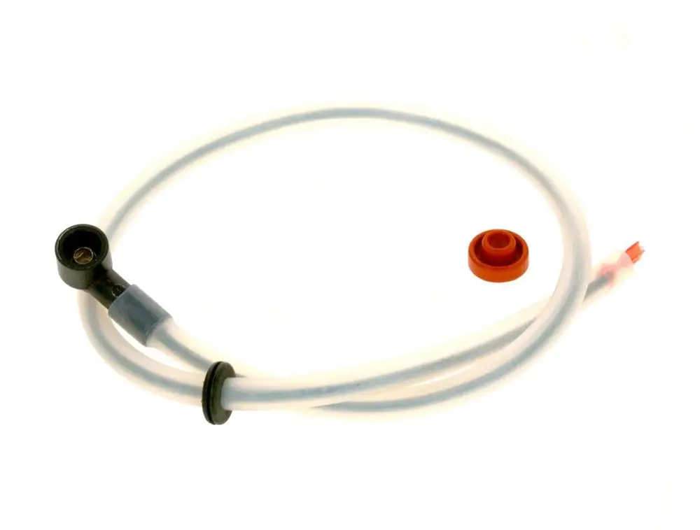 Zündkabel von Bosch, bestehend aus einem flexiblen, transparenter Schläuchen mit einem Anschlussstück und einem roten gummierten Element.